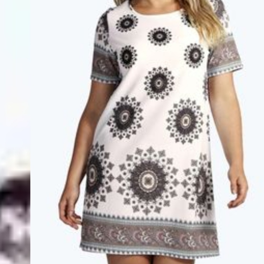 NWT Boohoo Shift Dress sz 18 White Paisley Print